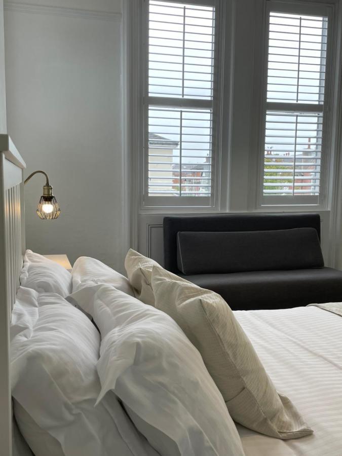 Spacious Victorian Birkdale Apartment With Garden Southport Exterior foto