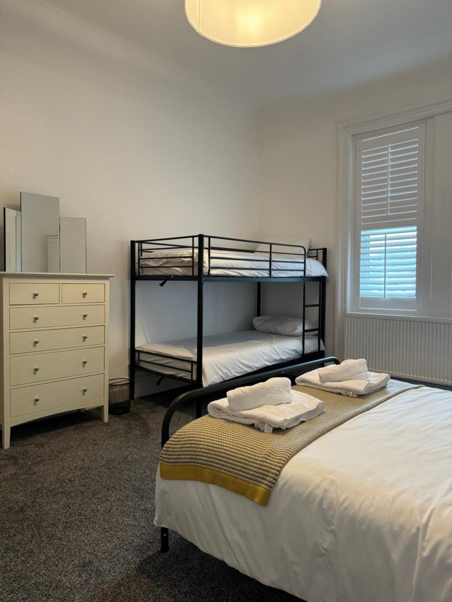 Spacious Victorian Birkdale Apartment With Garden Southport Exterior foto